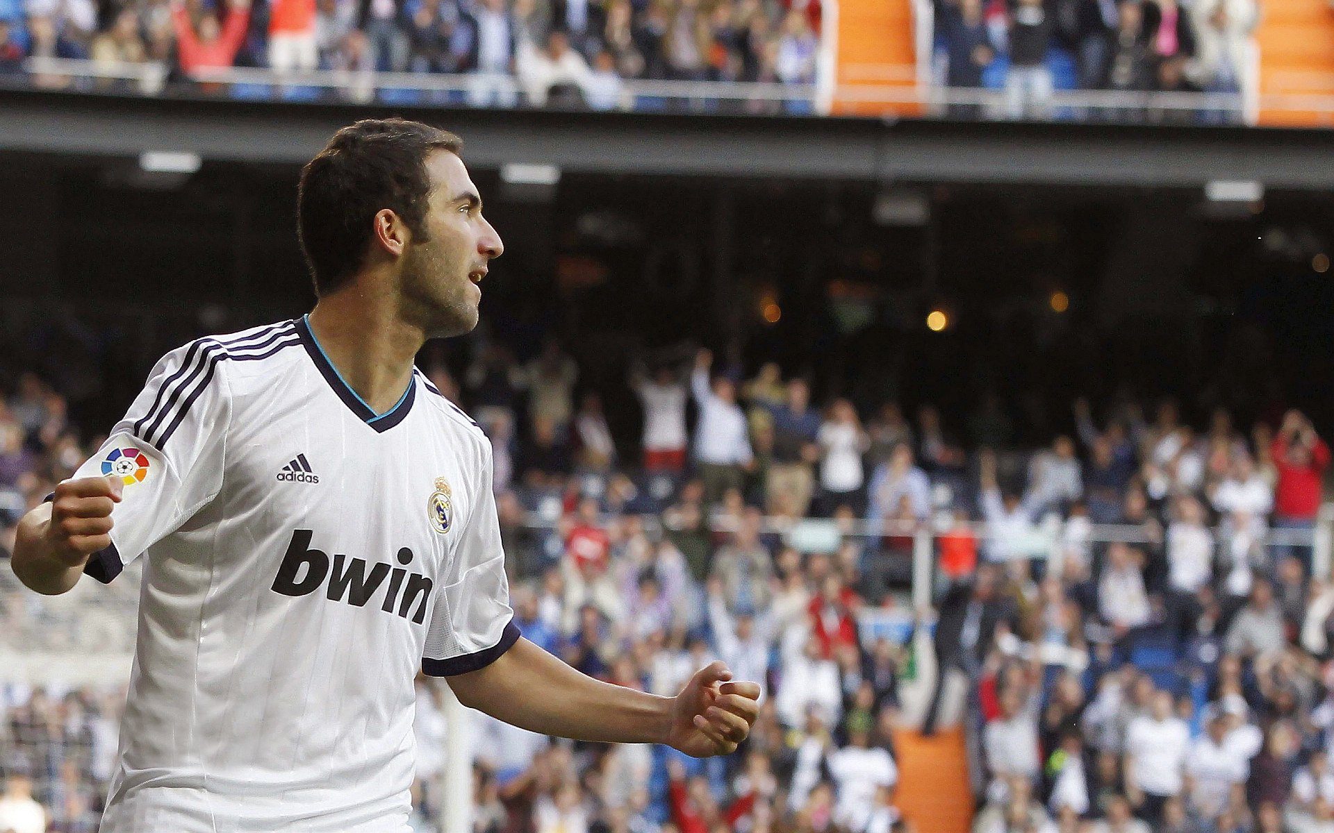 足球俱乐部商业合作收入分析